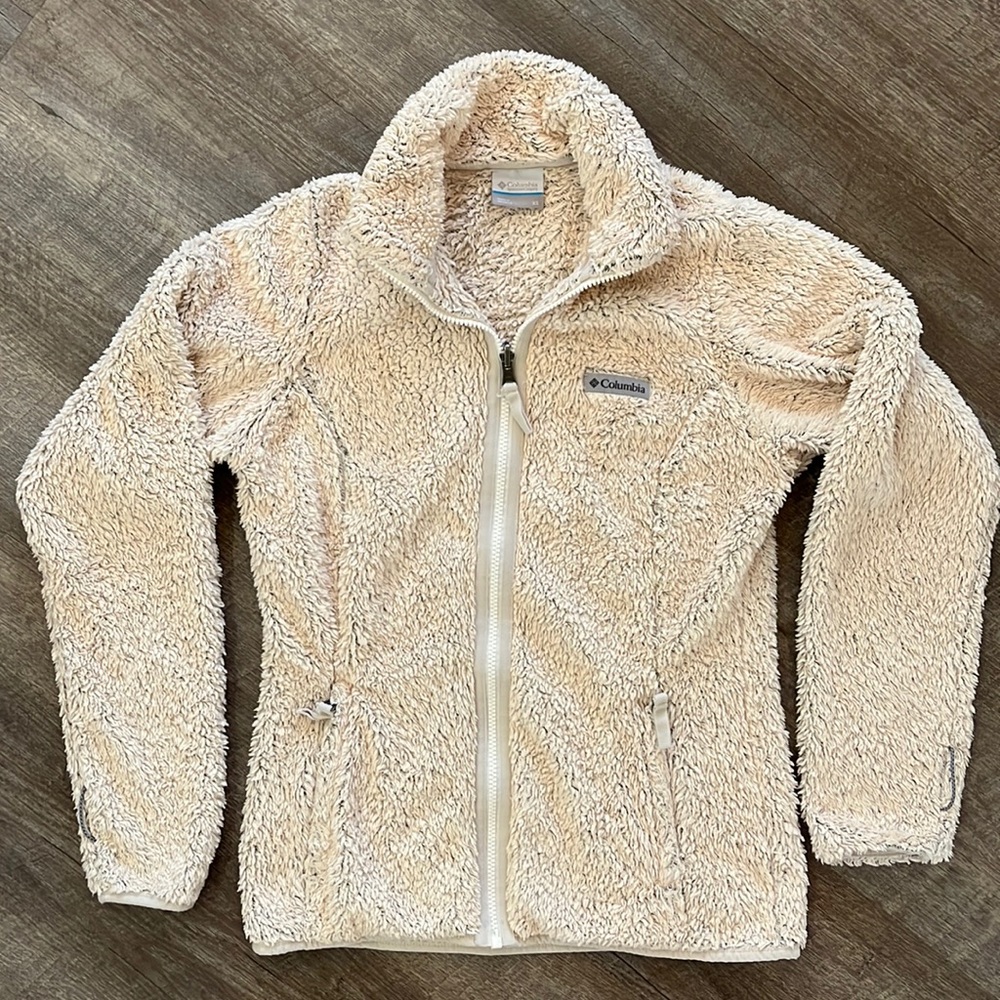 Woman’s Light weight Columbia fuzzy jacket